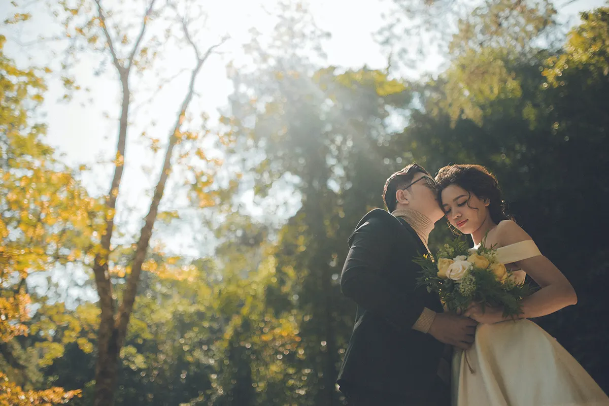 Prewedding Outdoor yang Romantis dan Elegan
