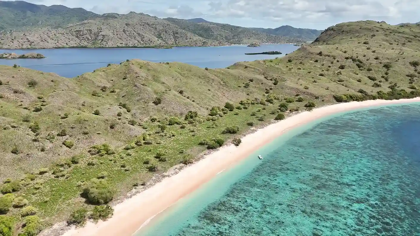 Cari Fotografer Drone di Labuan Bajo? Ini Tips, Harga & Rekomendasinya
