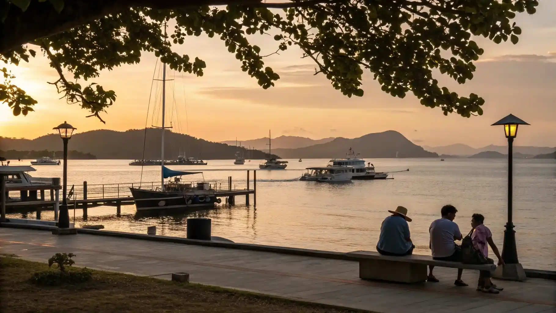 Sunset di Waterfront Marina Labuan Bajo | Paket Dokumentasi Trip Labuan Bajo | Labuan Bajo Production